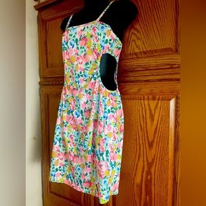 Summery cutout dress 🌸